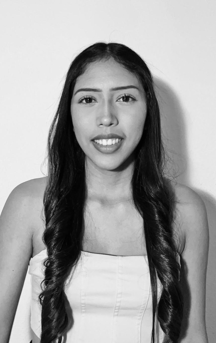 Retrato en blanco y negro de Andrea Santacruz